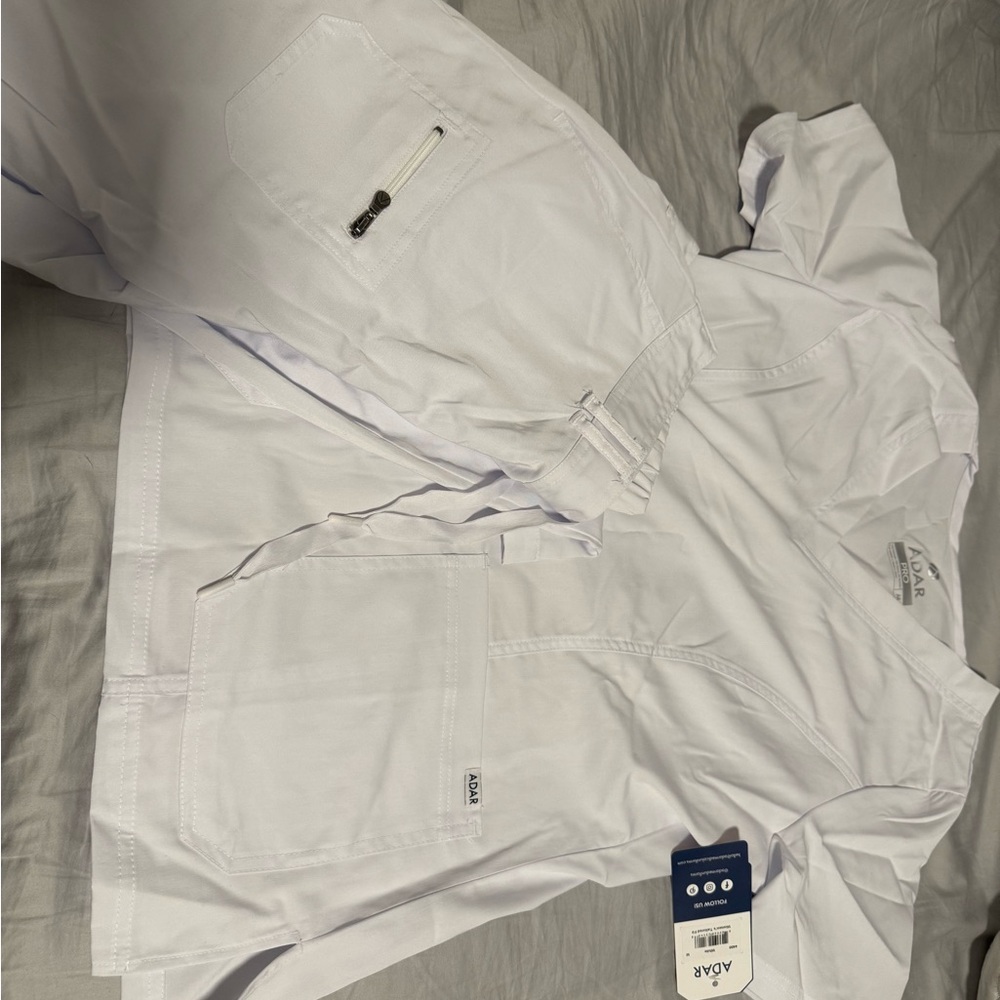 NEW! Adar white scrub set